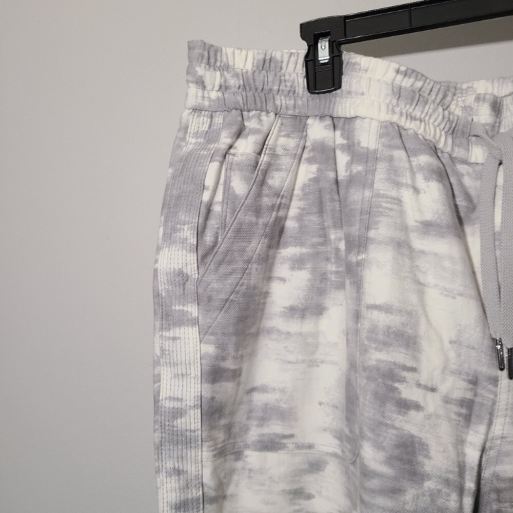 Athleta Farallon Tie Dye Inversion Print Joggers Z. - Picture 12 of 16